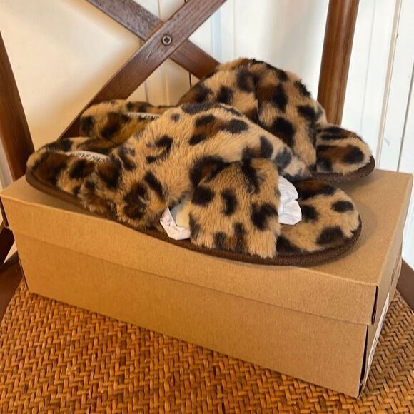 Steve Madden NWB  Kadyn leopard fuzzy slippers 9 - Picture 3 of 9